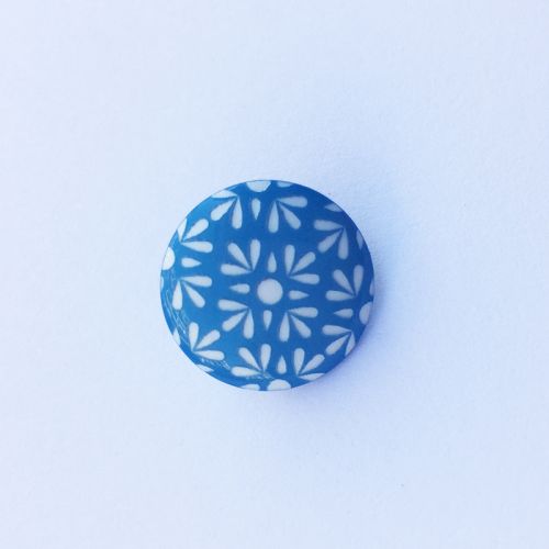 Bouton fantaisie 18 mm bleu fleur Bouton fantaisie 18 mm bleu fleur