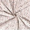 Tissu branches de houx fond blanc cassé